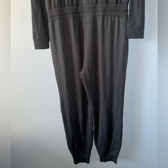 Vuori Womens Jumpsuit Lux Henley - Picture 13 of 13